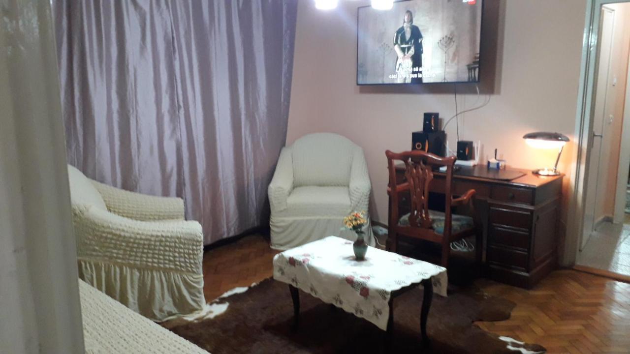 Cozy, Central 1-Bedroom Apartment In Timisoara, Romania 외부 사진